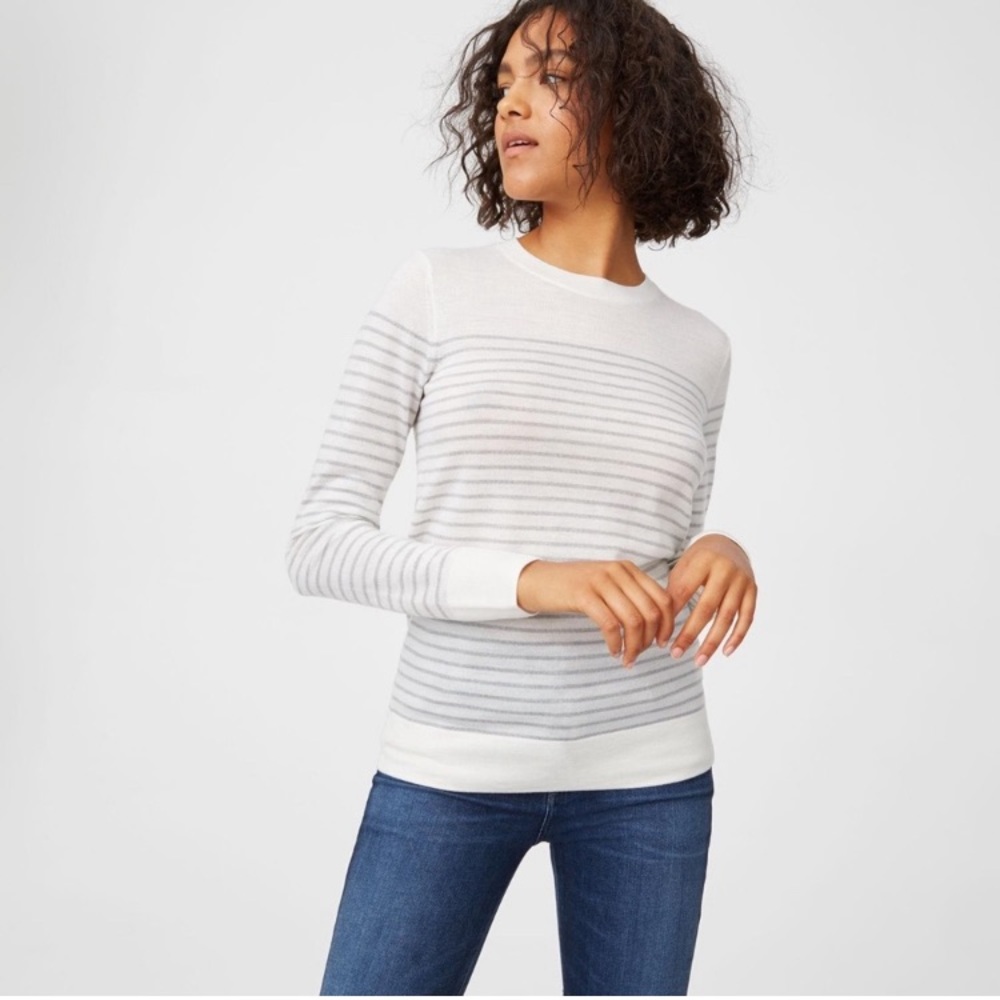 EUC club monoco sweater size XS